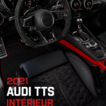 Intérieur moderne et luxueux de l'Audi TTS 2021 avec des finitions élégantes.