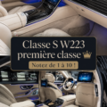 Mercedes W223 S-Class garée dans un cadre urbain avec un éclairage sophistiqué, illustrant son design élégant.