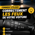 Voiture avec des feux allumés sur une route de nuit, illustrant l'importance de la sécurité routière.
