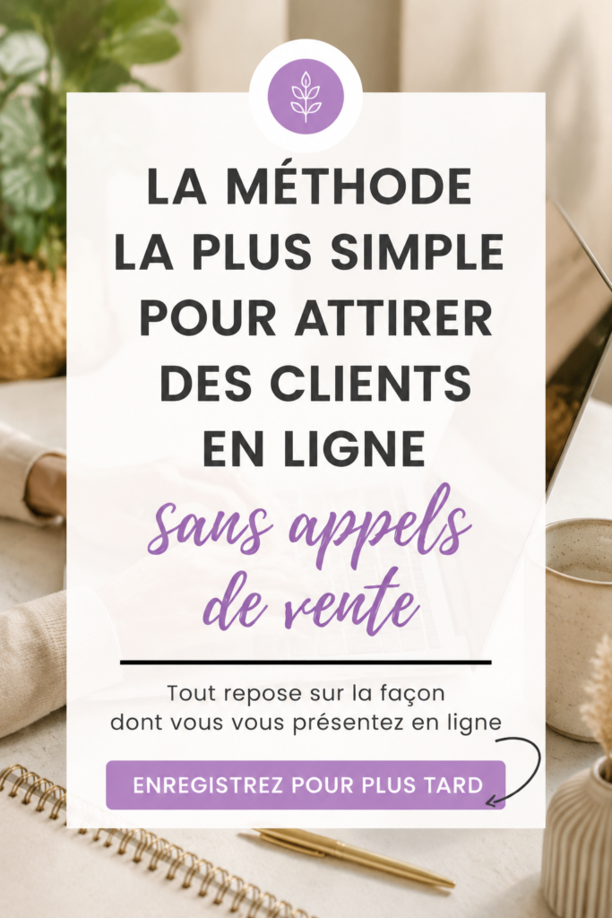 Femme travaillant sur son ordinateur pour attirer des clients en ligne dans un espace de travail lumineux.