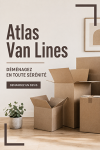 Une femme utilisant un Atlas au travail avec un sourire chaleureux.